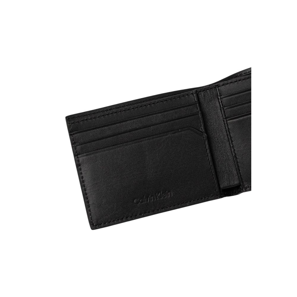 Calvin Klein Schwarzes Portemonnaie aus recyceltem Polyester