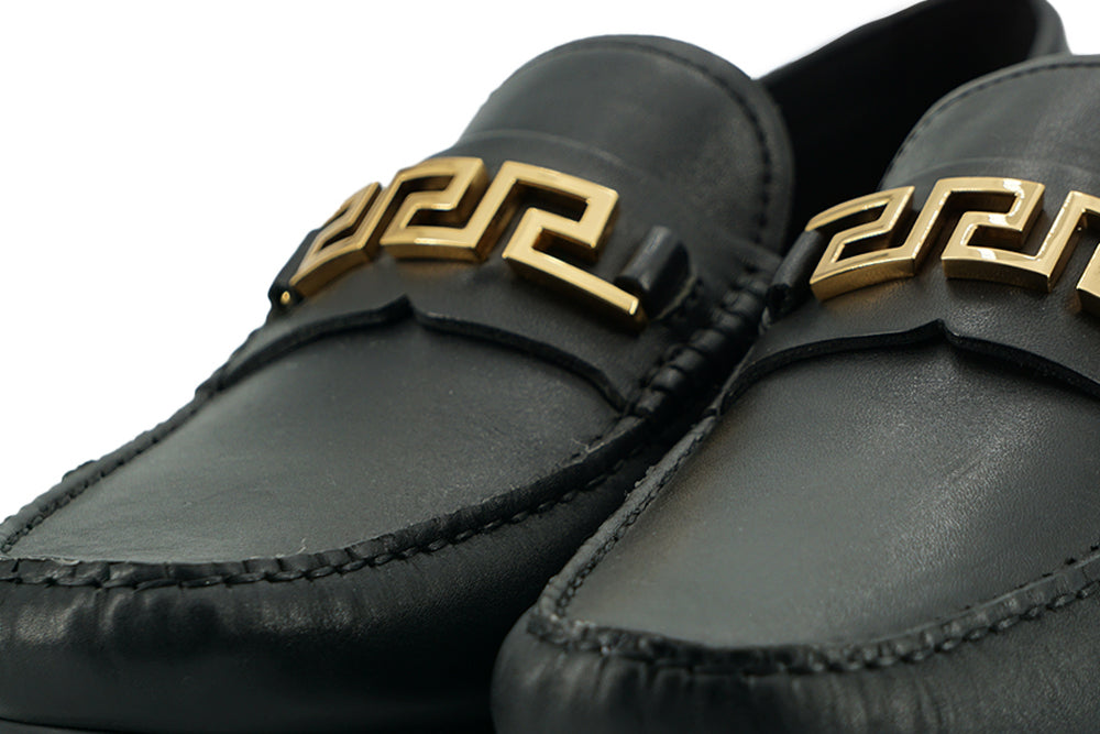 Versace Elegant men's loafers in black calfskin