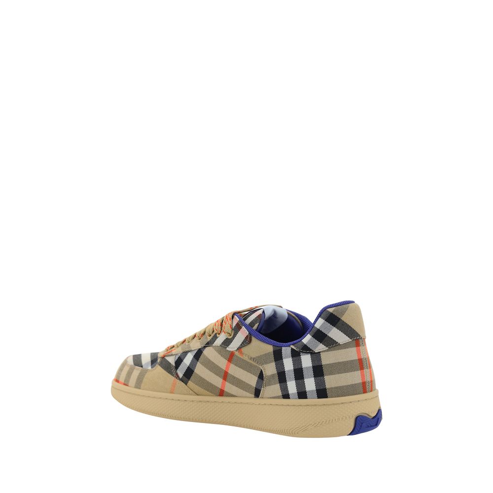 Burberry Beige Sneaker aus Stoff mit niedrigem Schaft